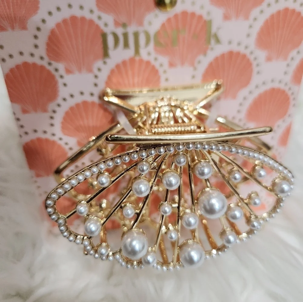 💛▪️ Piper k▪️ coastal seashell Gold and Pearl Hair Clip One Piece